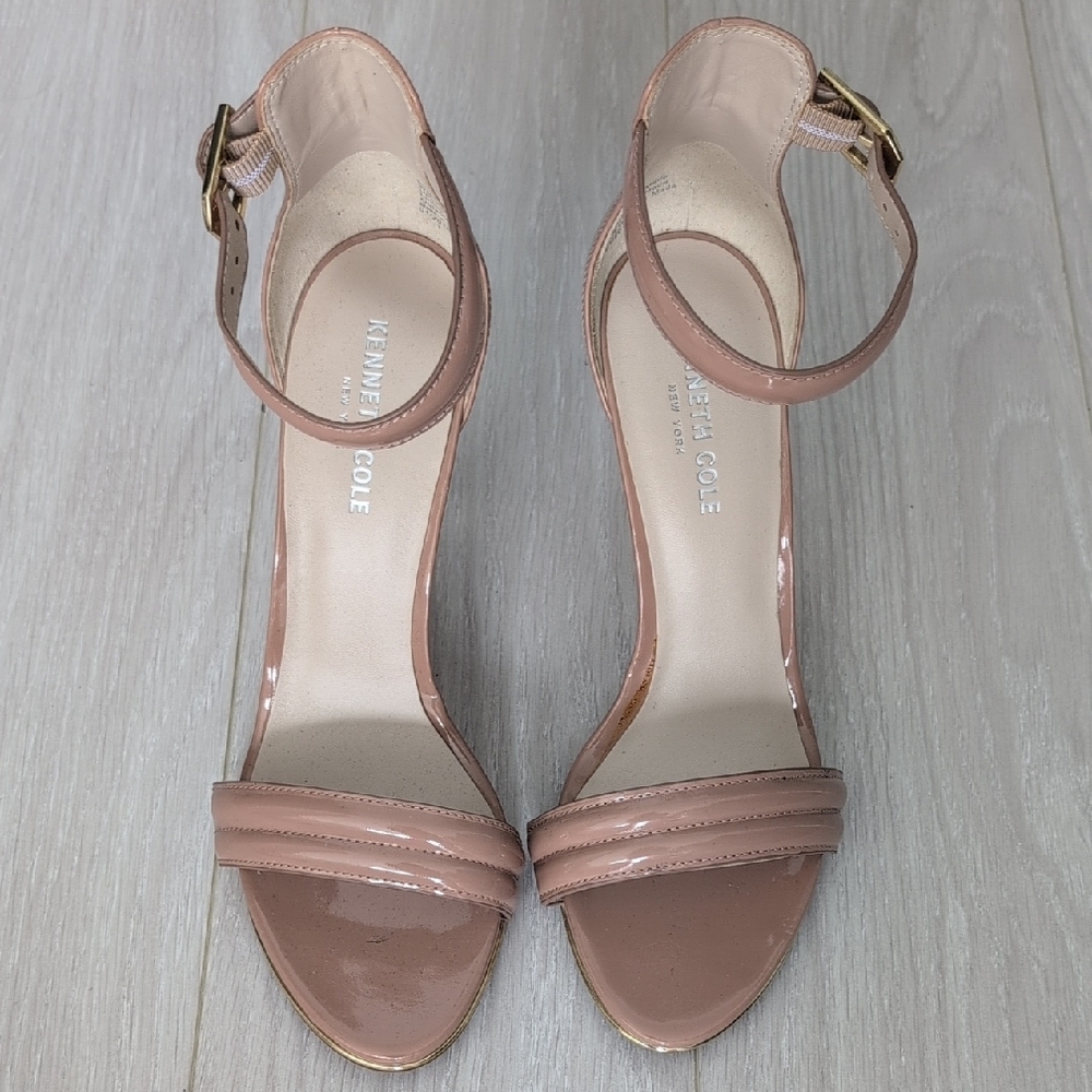 Kenneth Cole Women's Tan Sandals